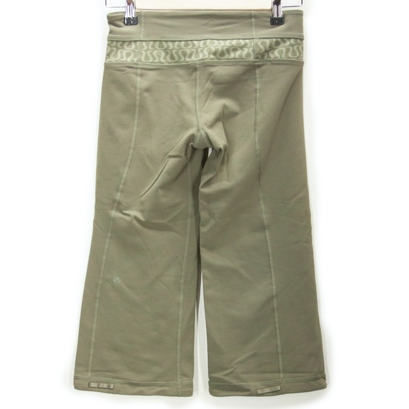 Lululemon Logo Waist Green Crop Leggings | Size 4 - Picture 2 of 6